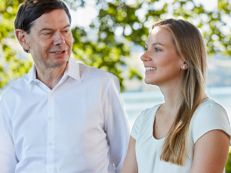 Hans-Peter Zehnder a Milva Inderbitzin-Zehnder Hans-Peter Zehnder a jeho dcera Milva Inderbitzin-Zehnder ve venkovním prostředí